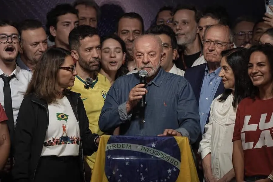 ¡𝐀 𝐥𝐨𝐬 𝟖𝟎 𝐚ñ𝐨𝐬, 𝐋𝐮𝐥𝐚 𝐜𝐨𝐧𝐪𝐮𝐢𝐬𝐭𝐚 𝐮𝐧 𝐡𝐢𝐬𝐭ó𝐫𝐢𝐜𝐨 𝐜𝐮𝐚𝐫𝐭𝐨 𝐦𝐚𝐧𝐝𝐚𝐭𝐨 𝐩𝐫𝐞𝐬𝐢𝐝𝐞𝐧𝐜𝐢𝐚𝐥 𝐞𝐧 𝐁𝐫𝐚𝐬𝐢𝐥!