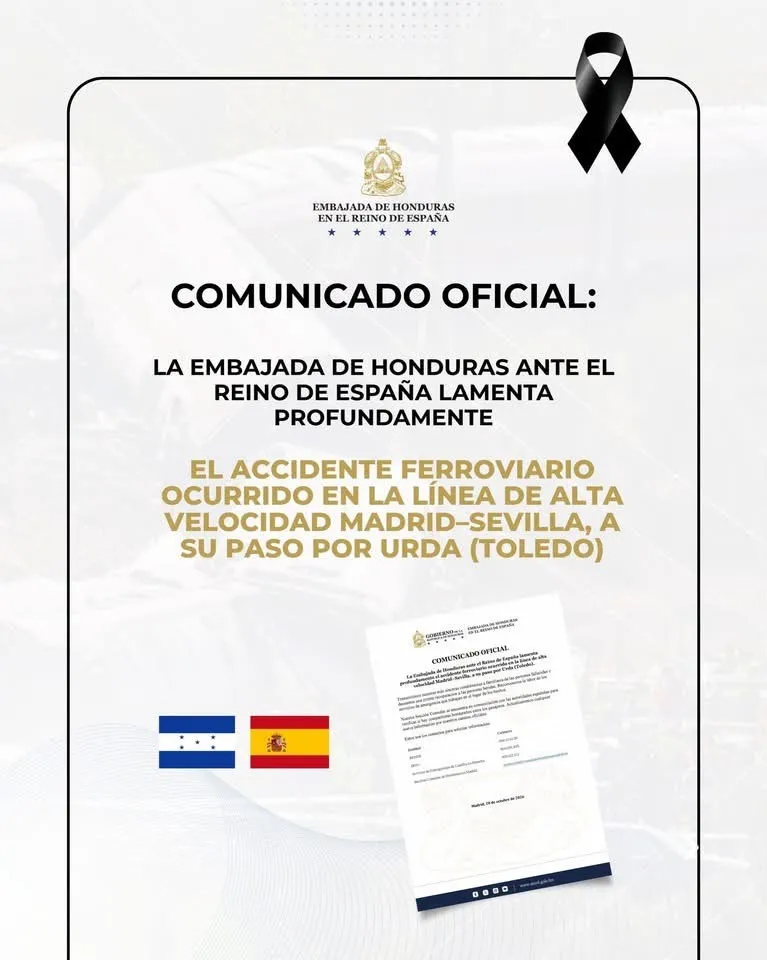 Portada del comunicado oficial de la Embajada de Honduras en el Reino de España, con un lazo negro y las banderas de Honduras y España, que lamenta el accidente ferroviario en la línea de alta velocidad Madrid–Sevilla a su paso por Urda (Toledo)